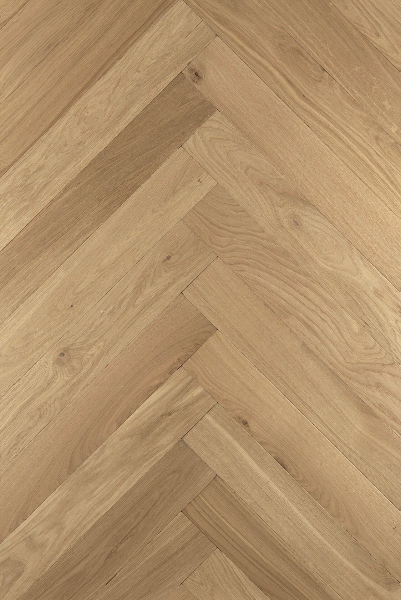 Parquet vieilli bâtons rompus chêne bois naturel harmonie - 16x100 - huilé